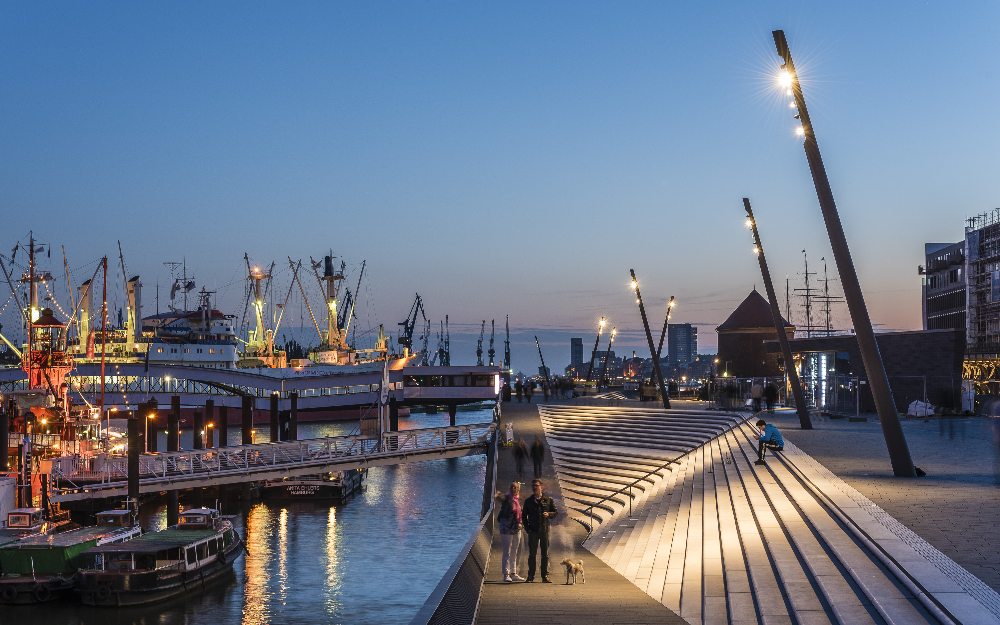 New Port Promenade Hamburg