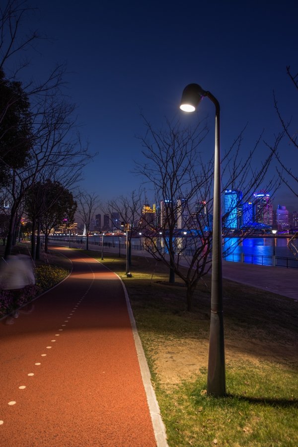 Selux Exterior - Olivio LED - The East Bund Waterfront - Shanghai - Outdoor luminaire