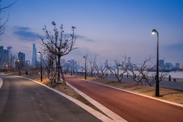 Selux Exterior - Olivio LED system luminaire - Shanghai - The East Bund Waterfront