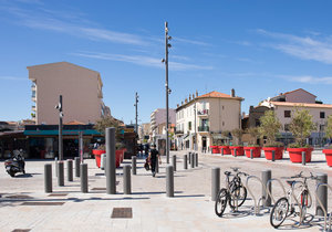 Selux Exterior - Olivio LED lighting system - Cannes - France