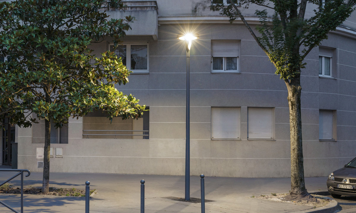 Éclairage des rues de Villeurbanne avec les lampadaires LED Astro