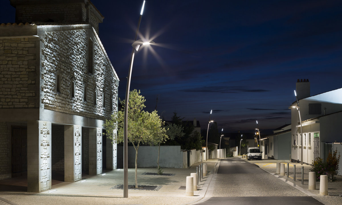 Éclairage des rues de l’Île de Ré avec les luminaires Feuille